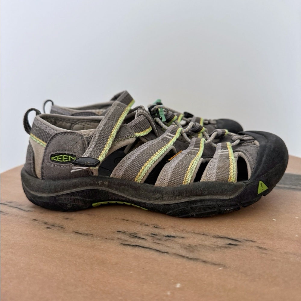 Keen Gray and Green Waterproof Outdoor Hiking Sandals — Boys’ Size 4